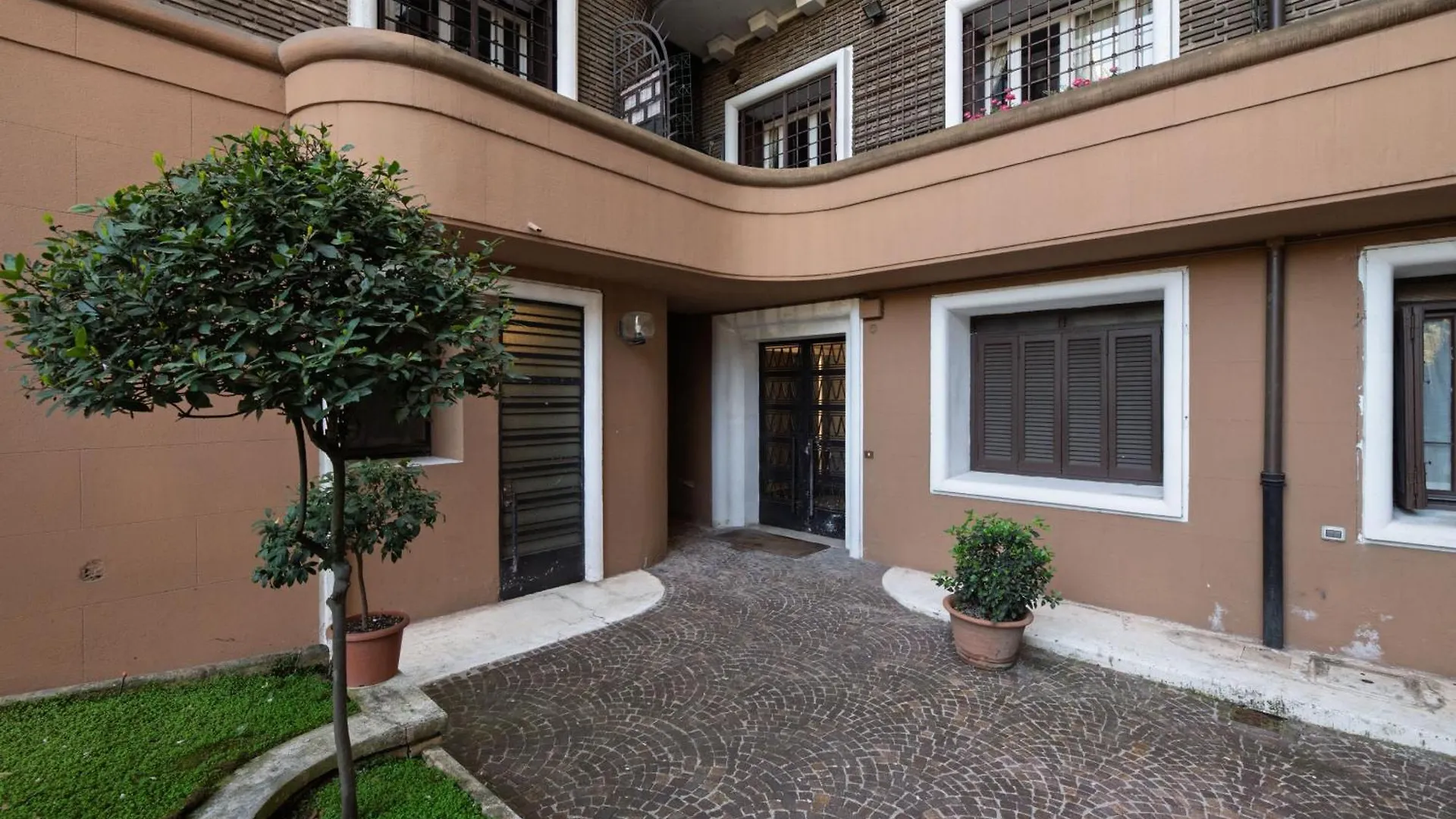 Villa Ada Apartment - Parioli Rome